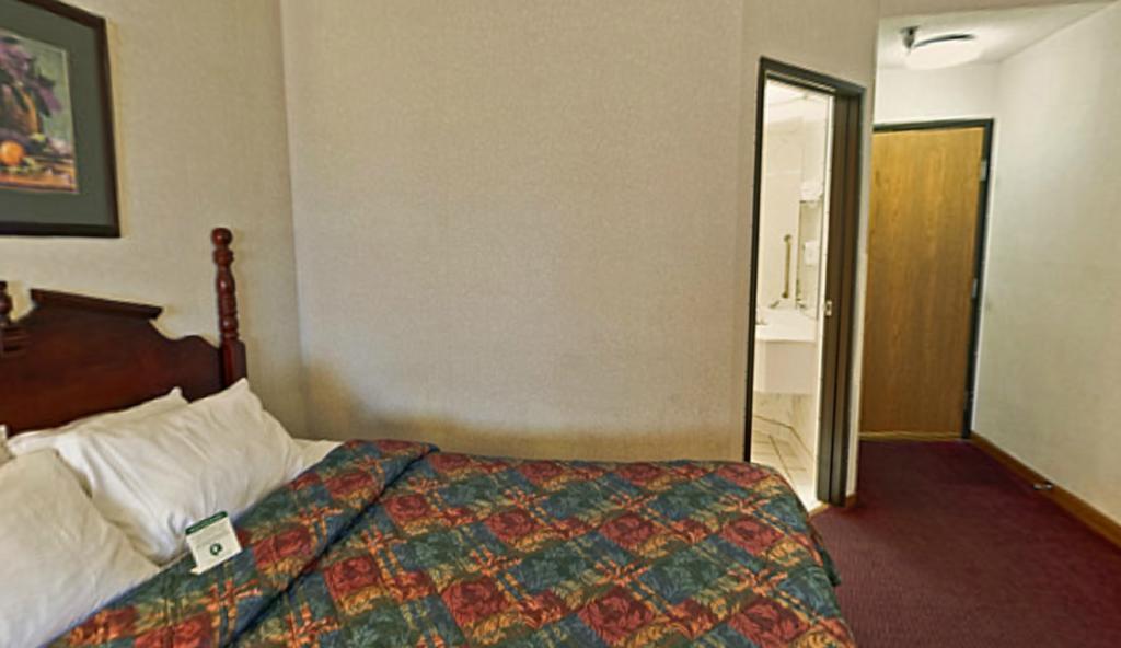 Americas Best Value Inn Waukegan Exteriör bild